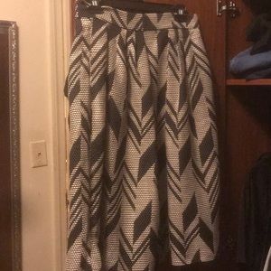 Geo black and white woven skirt